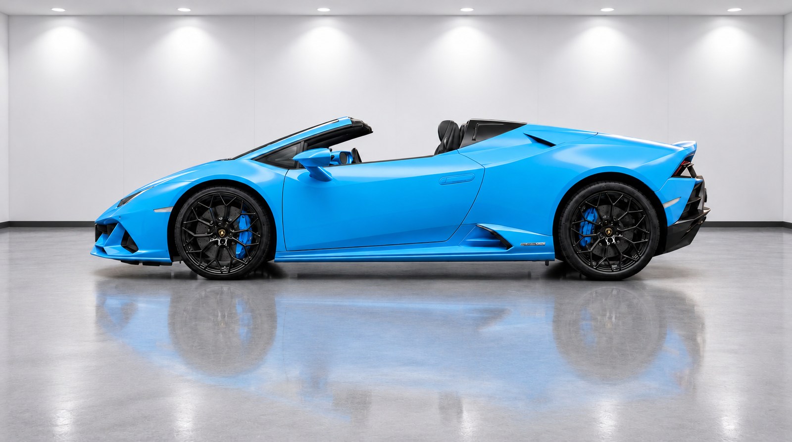 Lamborghini Huracan EVO Spyder — exterior view 3