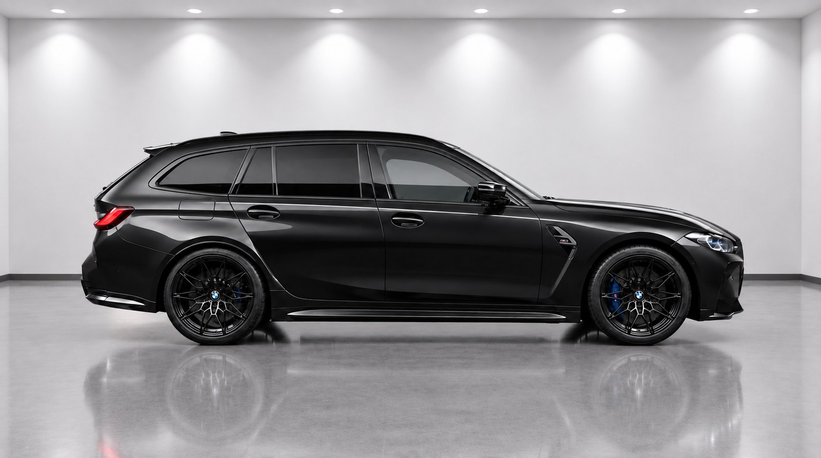 BMW M3 Touring — exterior view 3