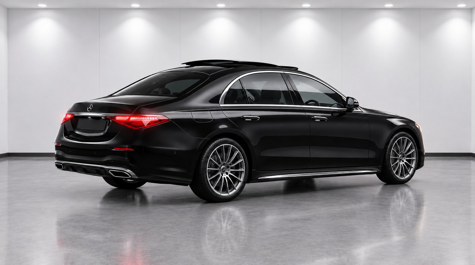 Mercedes-Benz S-Class LWB AMG Line — exterior view 3