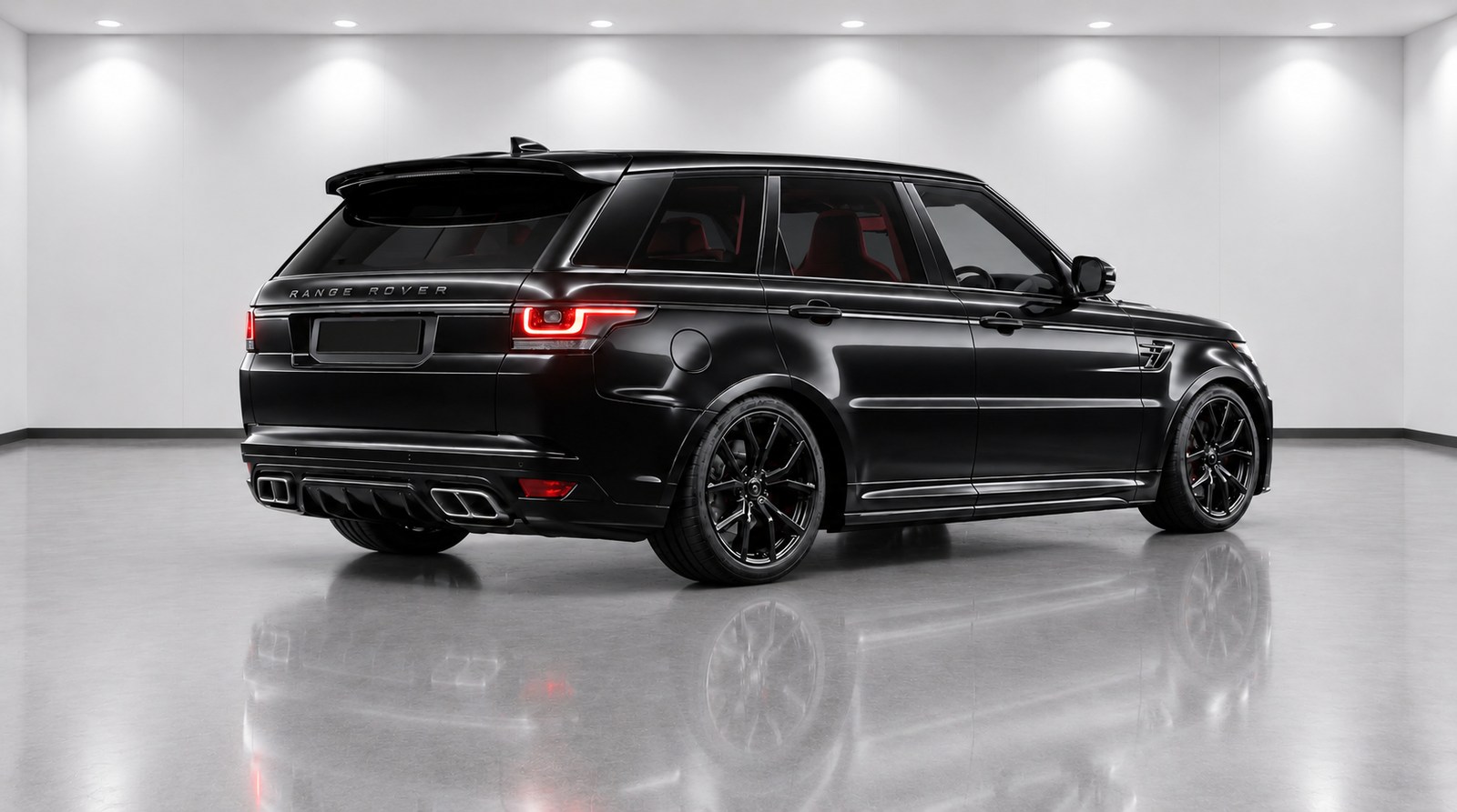 Range Rover Sport SVR — exterior view 2